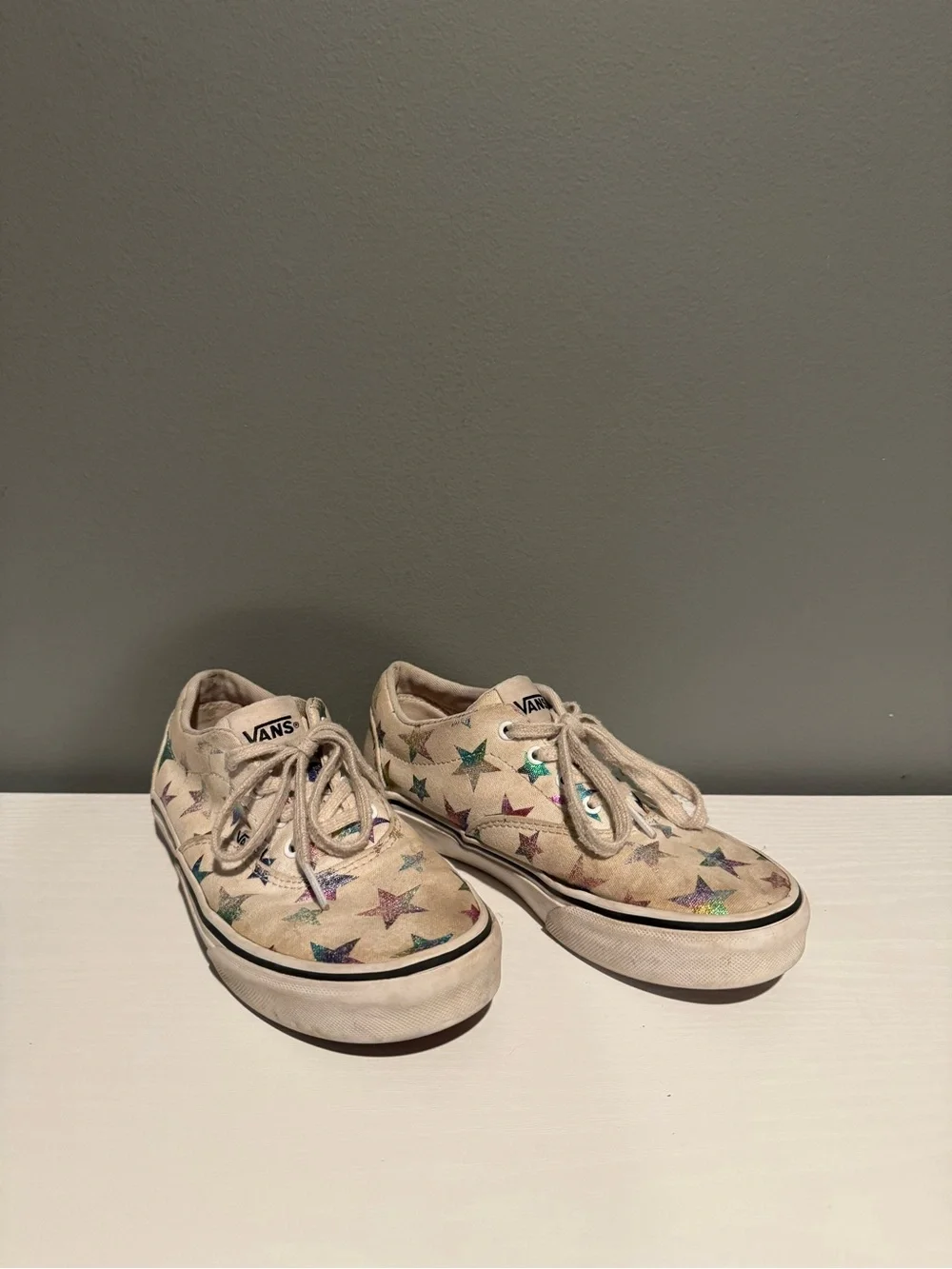 Vans Kids Canvas Sneakers in Cream with Multicolor Stars